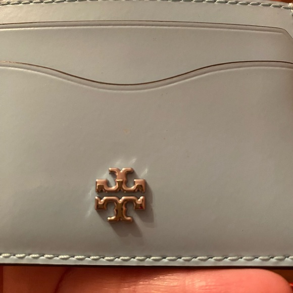 💯🩵 Authentic Tory Burch Emerson Patent Slim
Card Holder - Picture 5 of 5
